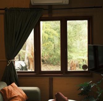 Margaret River House | RR Tiny House - in town sanctuary, pet friendly