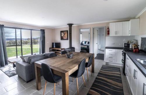 Jindabyne House | Runway View Cottage at Touchdown Cottages
