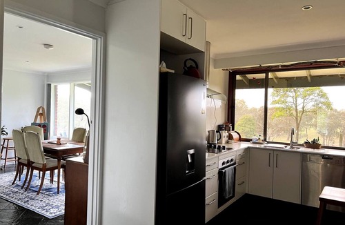 Talunga House | Rural Escape, Open Fire, WiFi & Scenic Views