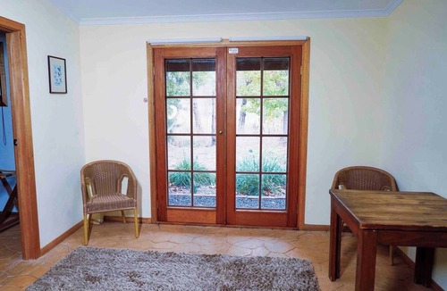 Nanima House | Rural Lakeside Retreat at Redbrow Garden