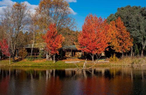 Nanima House | Rural Lakeside Retreat at Redbrow Garden
