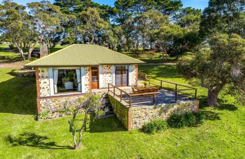 Waitpinga House | Rustic Cottage