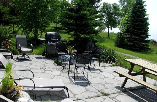 Consecon Cottage | Rustic Lakefront Cottage Rental near Belleville, Ontario