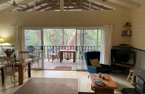 Kurrajong Heights Ski Chalet | Rustic Spirit