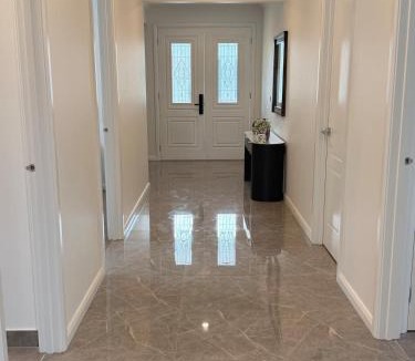 Lyndhurst Villa | Ryans Villa