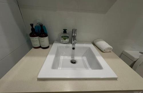 Ryde Apartment | Ryde Modern Apartment Close to Transport