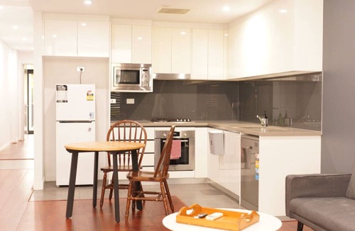Ryde Apartment | Ryde · Warm 2BR Stay near Train Station
