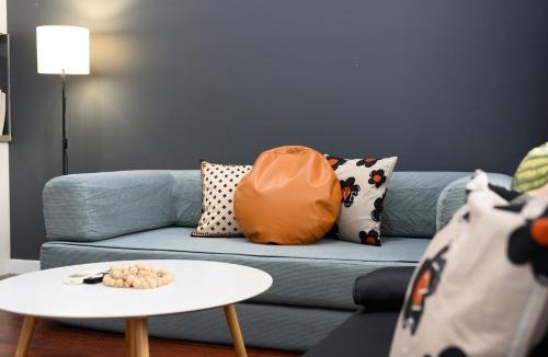 Ryde Apartment | Ryde Warm 2BR Stay with Pool near Train Station