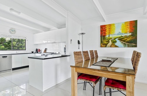 Vincentia House | Sabia Beach House by Book Jervis Bay - Beachfront - Sleeps 6