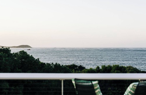 Queenscliff House | Sagres: beachfront retreat with pool