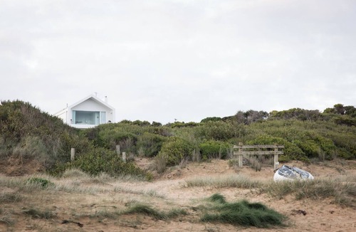Queenscliff House | Sagres: beachfront retreat with pool
