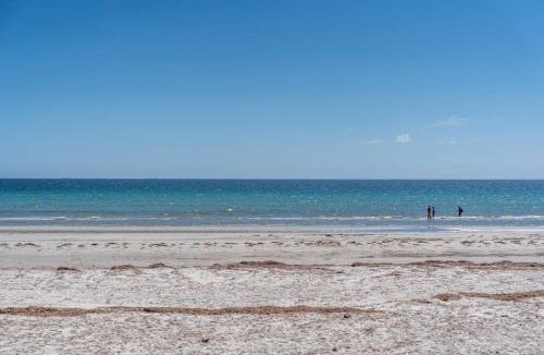 Largs North Villa | Sailors' Retreat - Family Pool Oasis by Largs Beach