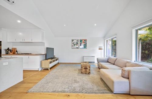 Torquay House | Salt Air Hideaway with Lush Backyard