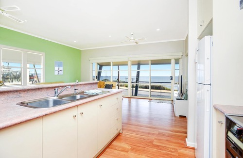 Aldinga Beach House | Salt ~ Aldinga Beach - Large Seaside Home with Sweeping Sea Views