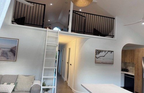Horseshoe Bay House | Salt Ayres on Magnetic Island, the perfect tropical getaway