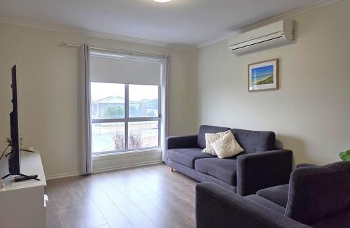 Port Victoria House | Saltwater Breeze at Port Victoria