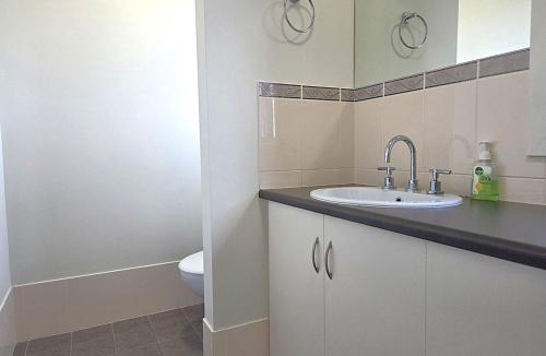 Port Victoria House | Saltwater Breeze at Port Victoria