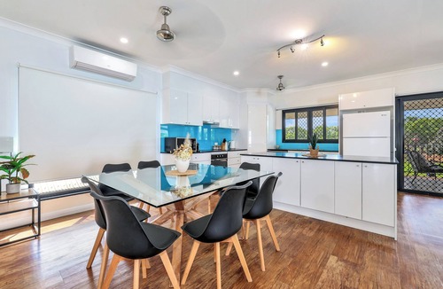 Rosebery House | Saltwater Pool 4 Bedrooms Pet Friendly Yard