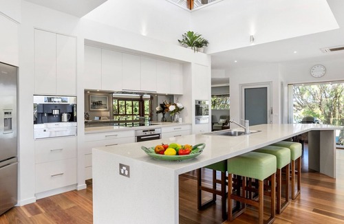 Sorrento House | Saltwater Sorrento Close to Bay Beach and Township