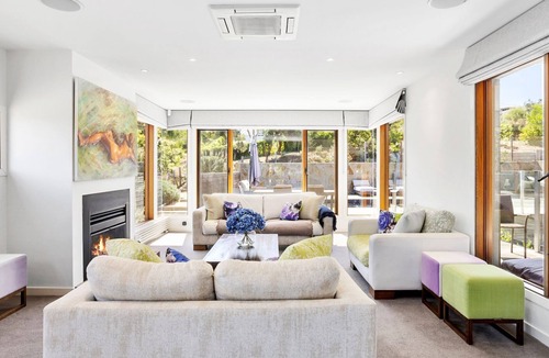 Sorrento House | Saltwater Sorrento Close to Bay Beach and Township