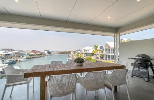 Halls Head House | Sanctuary Cove I Private Properties