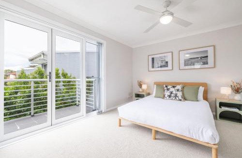 Fingal Bay House | Sandcastles 1, 8 Ala Moana Way - air conditioned townhouse with Wi-Fi and Complex Pool