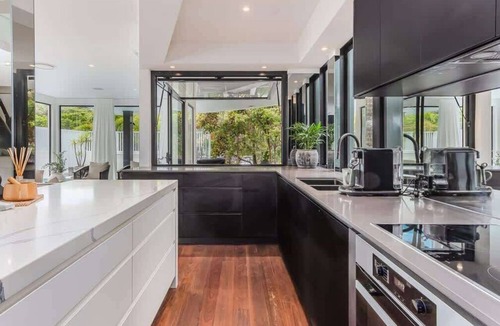 Casuarina House | Sandcastles- Pool and Sauna sleeps up to 14