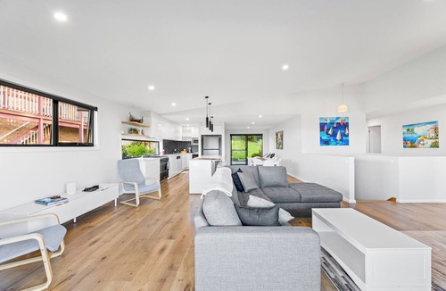 Tuross Head House | Sandoz House- Modern style, relaxed coastal vibes