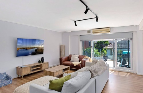 The Entrance Apartment | Sandy Cove Apartment The Entrance 8