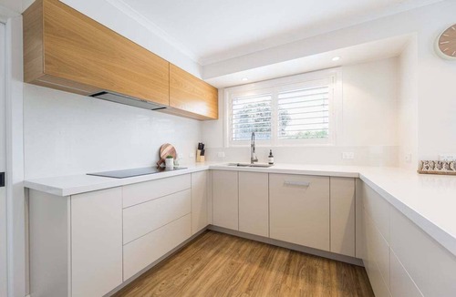 Inverloch House | Sandy Delight Winter Promo Stay 3 Pay 2