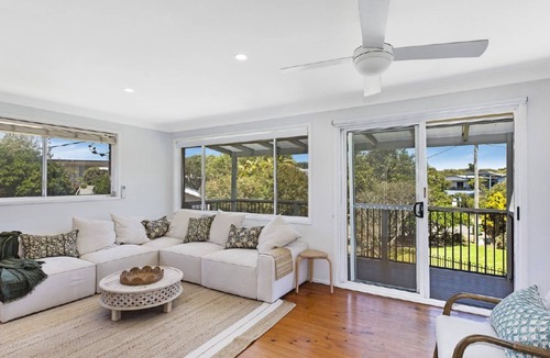 Copacabana House | Sandy Feet Retreat - 1 min to beach