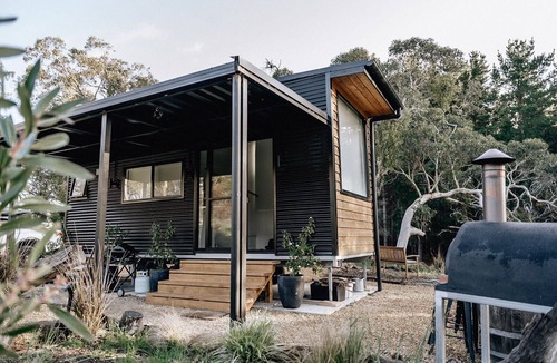 Yankalilla Bed & Breakfast | Sandy Hill Forest Tiny House