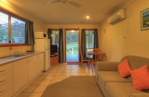 Sandy Hollow Cottage | Sandy Hollow Tourist Park