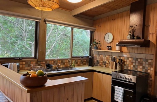 Sandy Point House | Sandy Point Log Cabin Stay 3 Pay 2 Winter Special