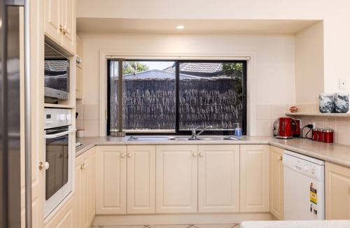 Port Lincoln Villa | Sandy Point Villa