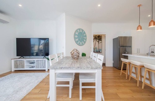 Newcastle East Apartment | Sandy Shores A Spacious Newcastle Beach Escape