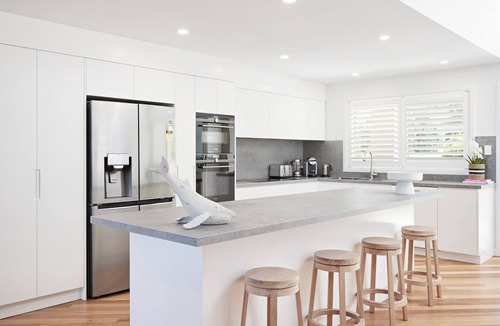 Forresters Beach House | Santai - Pool, Heated Spa, Metres from the beach