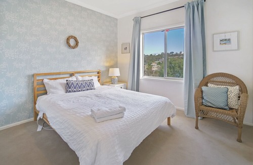 Merimbula House | Sapphire Cottage - 3 Bedroom home with fabulous views - 5+ nights
