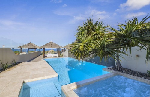 Sapphire Beach House | Sapphire Sands, Absolute Beachfront, Pool, Spa Pet Friendly