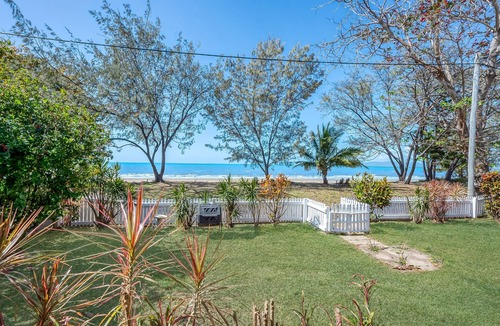 Saunders Beach Apartment | Saunders Beach Shack