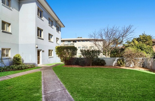 Terrigal Apartment | Scenic Beachside Apartment, near Bar & Restaurant