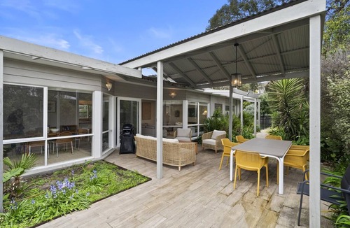 Blairgowrie House | Scott Street Retreat Blairgowrie - Coastal retreat with heated outdoor spa.