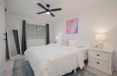 Wamberal House | Sea Break - Spacious Cottage near Wamberal Beach