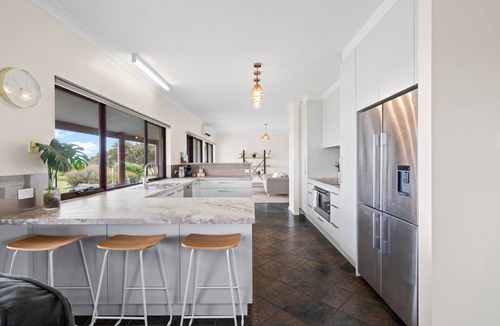 Port Elliot House | Sea Breeze - Spacious home with lovely ocean views