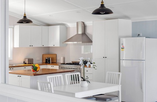 Copacabana House | "Sea & Easy" – Ocean Views & Walk to Shops
