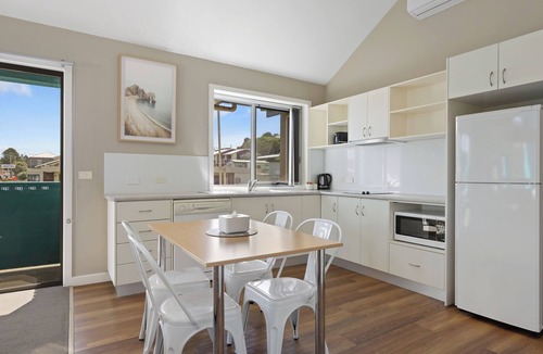 Port Campbell Hotel | Sea Foam Villas