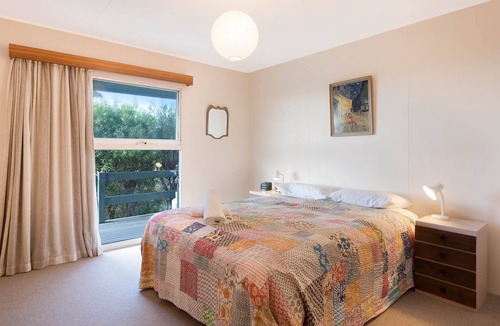 Pambula Beach Cabin | Sea Home with a view - Pet friendly