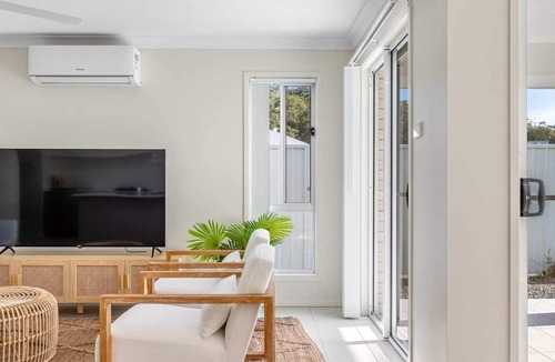 Salamander Bay House | Sea La Vie - One - Pet Friendly