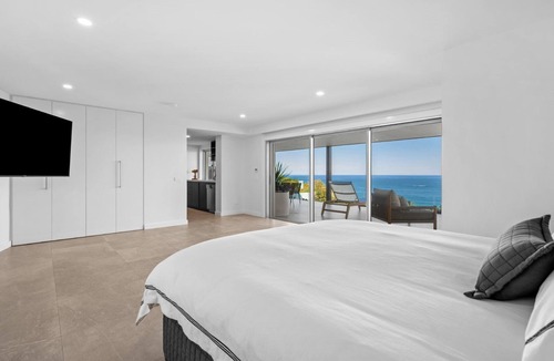 Killcare Heights House | Sea Mist Retreat by HolidayCo.