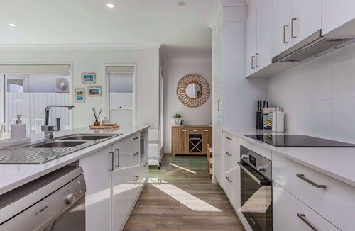 Kingscliff House | Sea Poppy